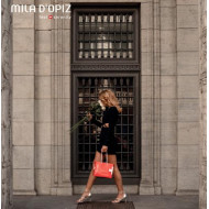 Poster MdO Bild Frau quadratisch 594 x 594 mm (0.35m²)
