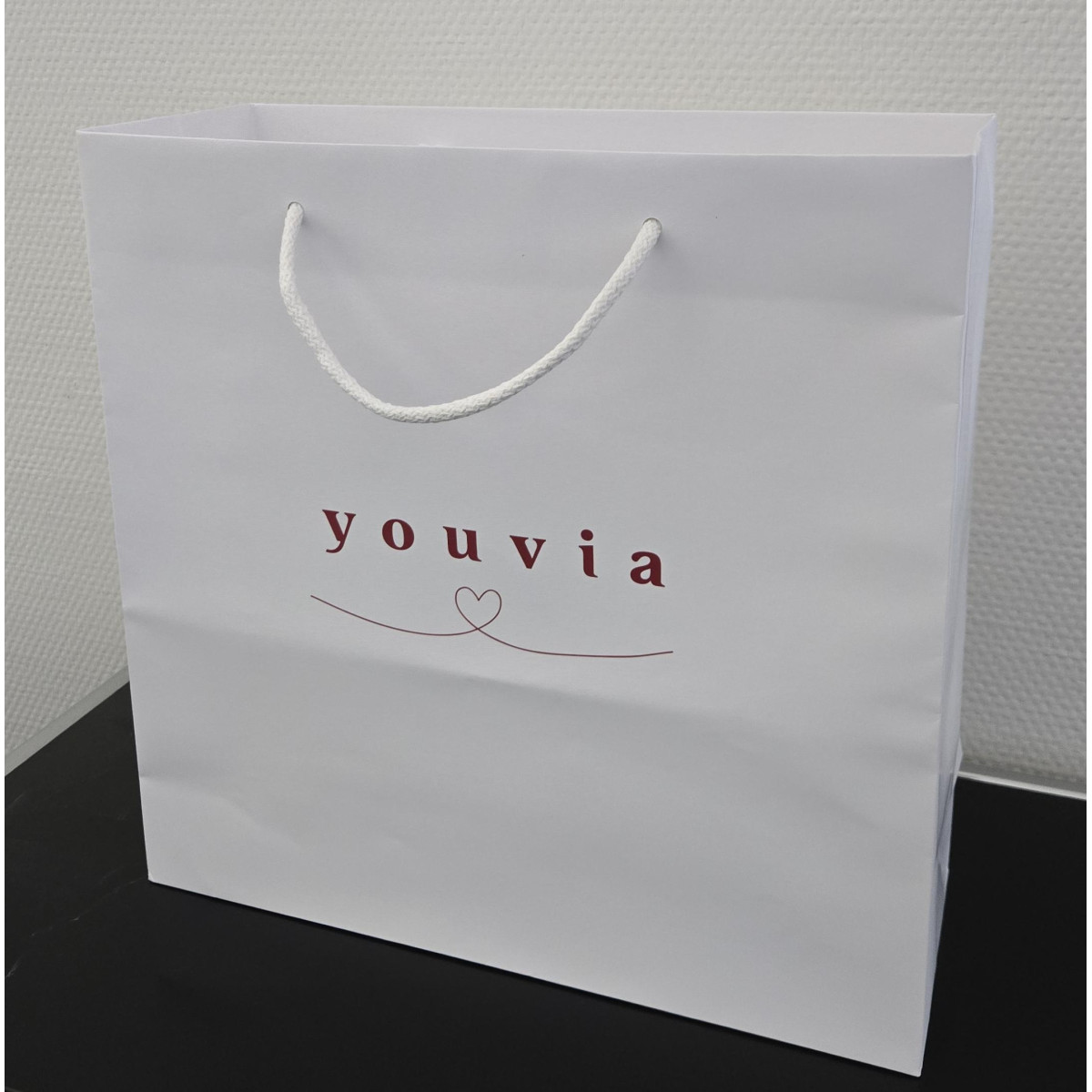 Papiertragtasche weiss "youvia"
